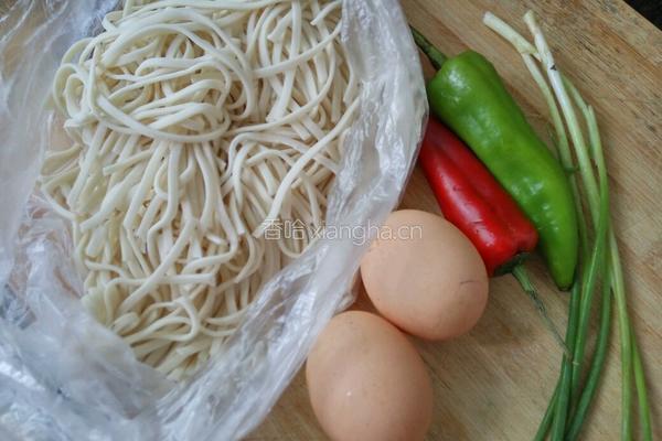 土鸡蛋干面的做法图解1
