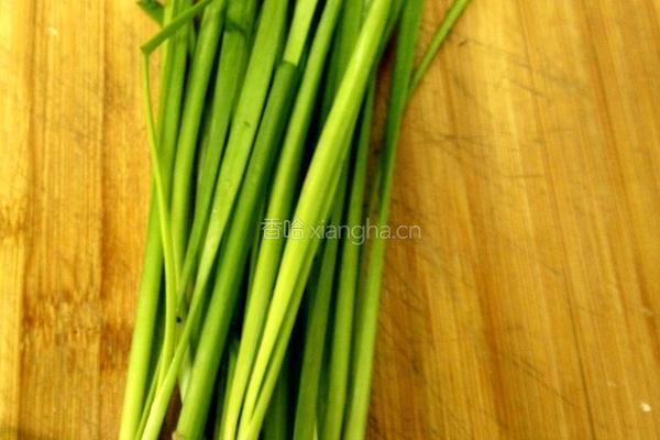 虾米豆枝韭菜的做法图解2