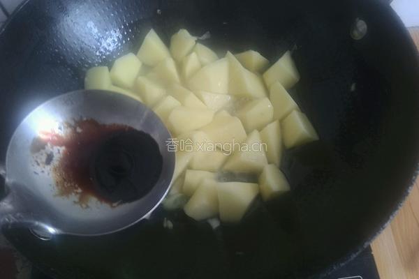 猪蹄炖土豆的做法图解12