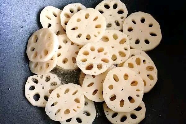 糖醋藕片的做法图解6