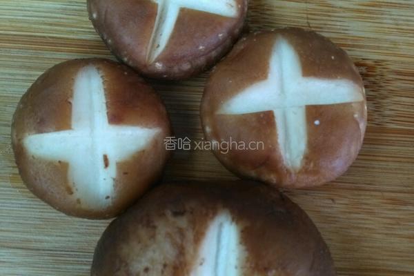 菌菇蝴蝶面的做法图解2
