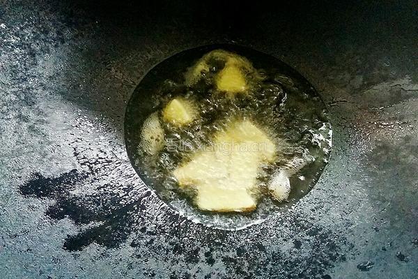 韭苔炒鱿鱼圈的做法图解6