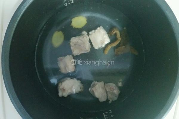 天麻骨头汤的做法图解4