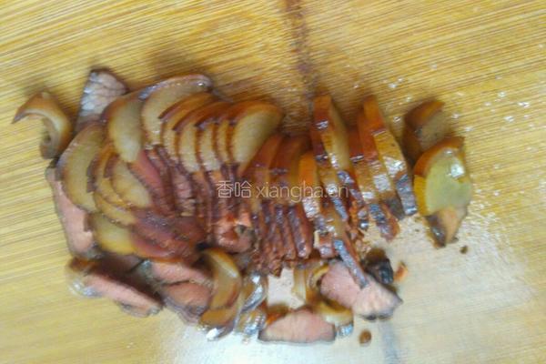 红烧腊肉的做法图解2