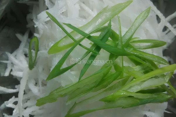 椒油白萝卜丝的做法图解2