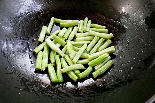 豆角土豆炖排骨的做法图解5