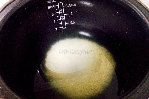 桂圆红枣稀饭的做法图解1