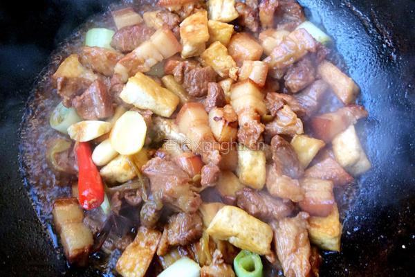 豆泡红烧肉的做法图解12