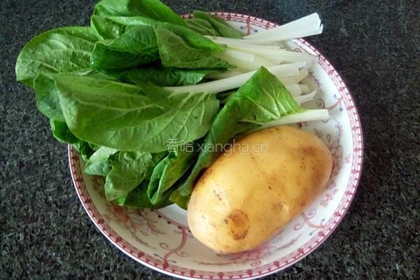 土豆白菜汤的做法图解1