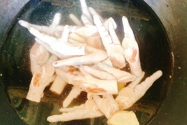 泡椒鸡爪的做法图解4