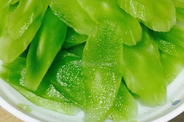 莴笋木耳炒鸡蛋的做法图解3