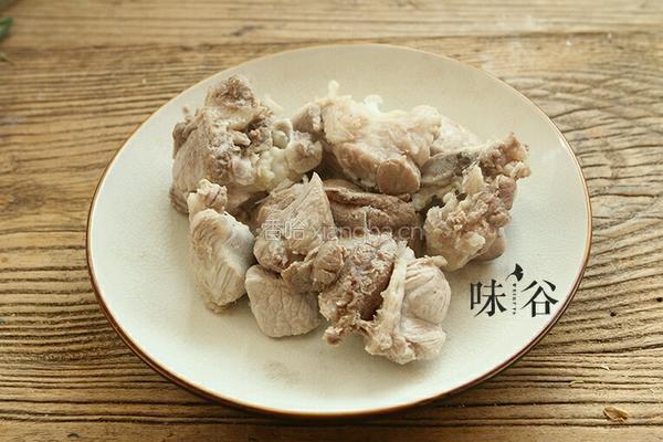 海底椰响螺肉汤的做法图解3