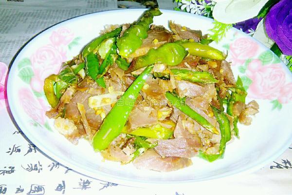尖椒炒腊肉的做法图解4