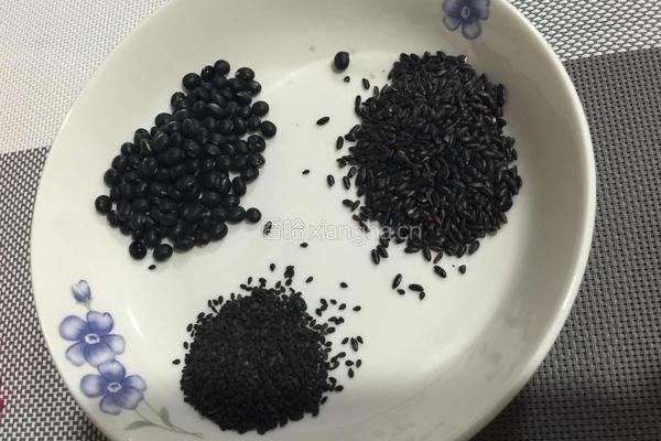 三黑米浆的做法图解1