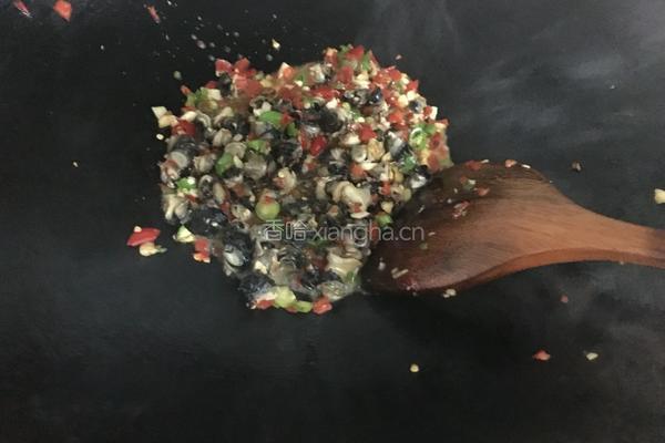 剁椒田螺肉的做法图解4