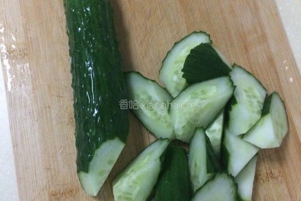 清炒黄瓜片的做法图解1