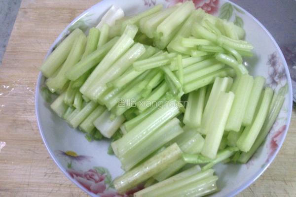 芹菜炒猪肝的做法图解3