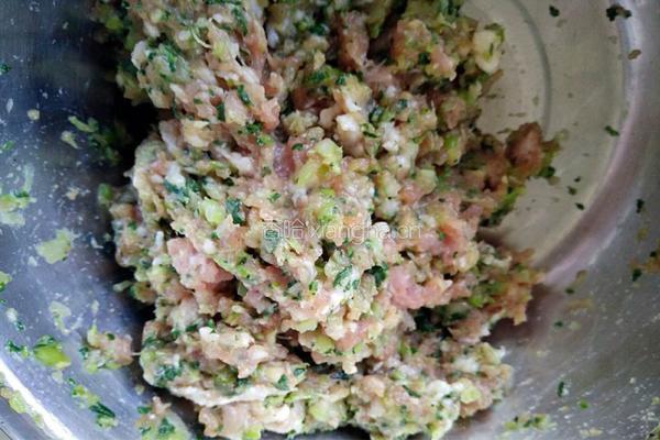 海鲜馄饨的做法图解2