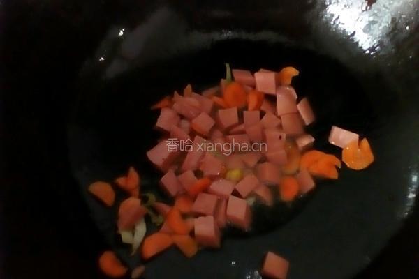 香肠玉米粒的做法图解3