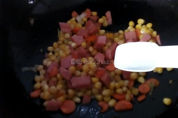 香肠玉米粒的做法图解5
