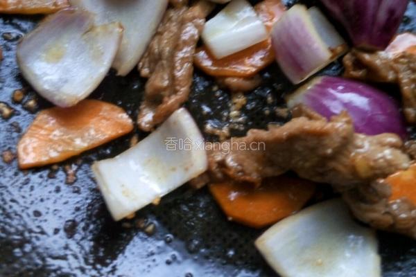 胡萝卜洋葱炒肉的做法图解5