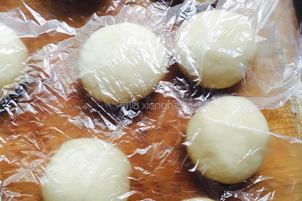 蛋黄莲蓉月饼的做法图解10