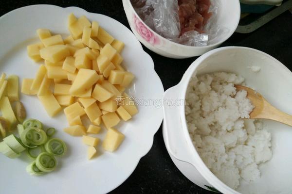 土豆烩饭的做法图解1