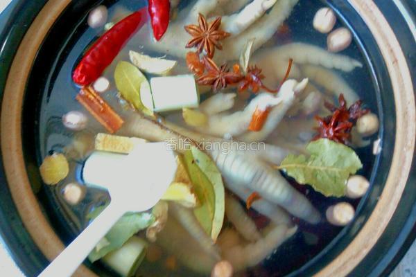 花生炖鸡爪的做法图解8