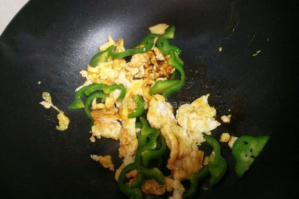 青椒鸡蛋炒饭的做法图解4