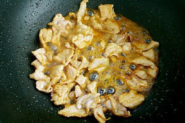 大葱爆肉的做法图解5