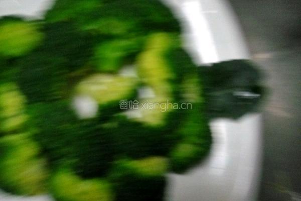 闭月羞花（清炒西兰花）的做法图解7