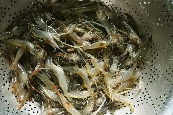 爆炒河虾的做法图解1