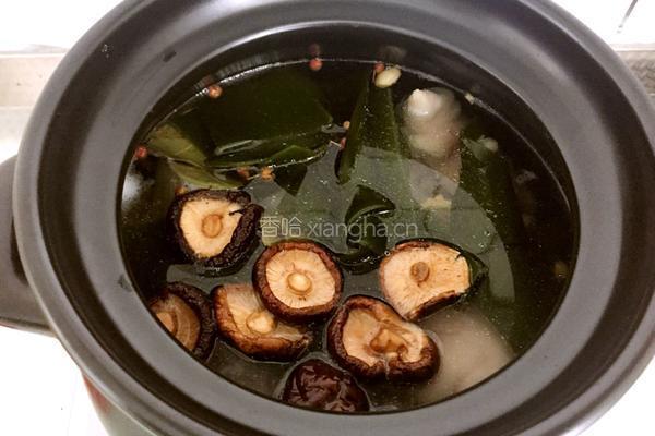 黄豆山药海带猪蹄汤的做法图解6