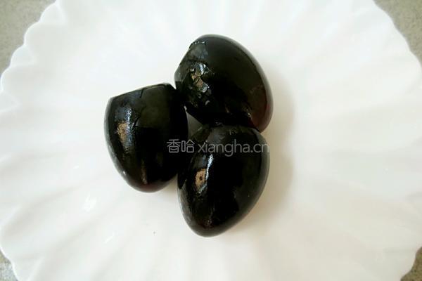 红辣椒松花蛋的做法图解2