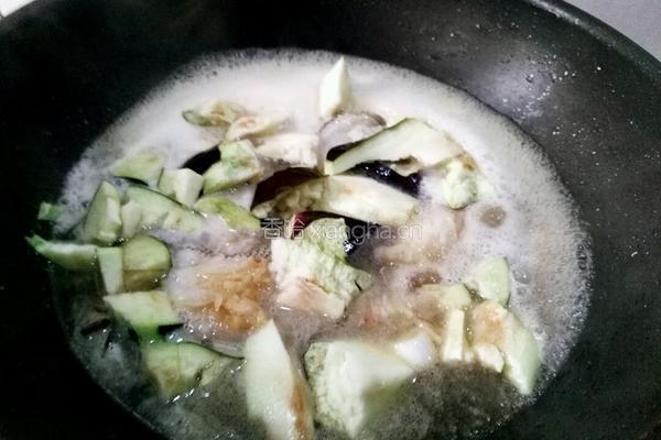 鳕鱼炖茄子的做法图解12