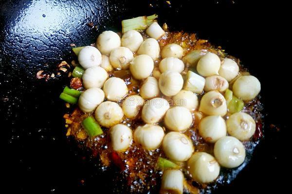 大蒜烧鲢鱼的做法图解11