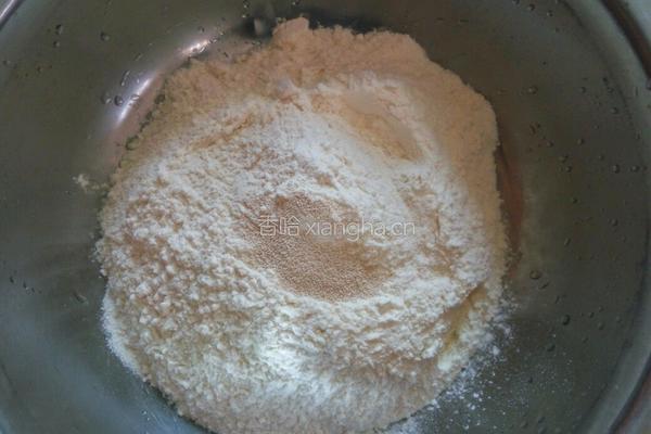 芝麻花生包的做法图解1