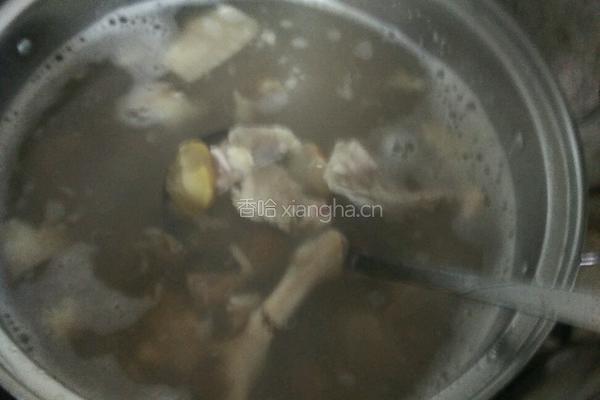 板栗煲鸡汤的做法图解5