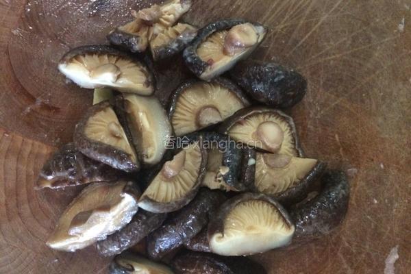香菇蒸鸡肉的做法图解6