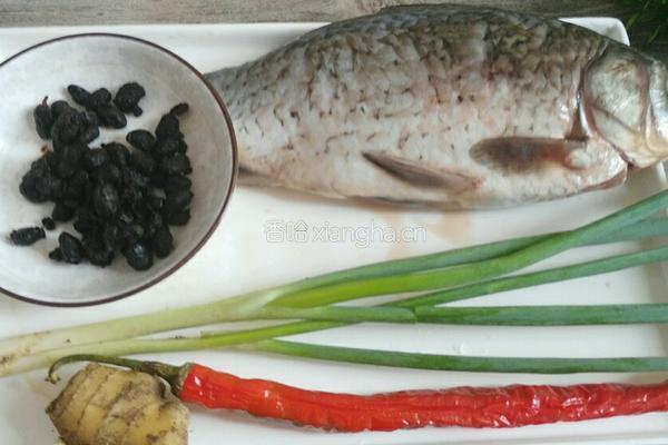 香辣豆豉烤鱼的做法图解1