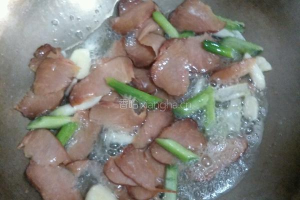 胡萝卜炒腊肉的做法图解5