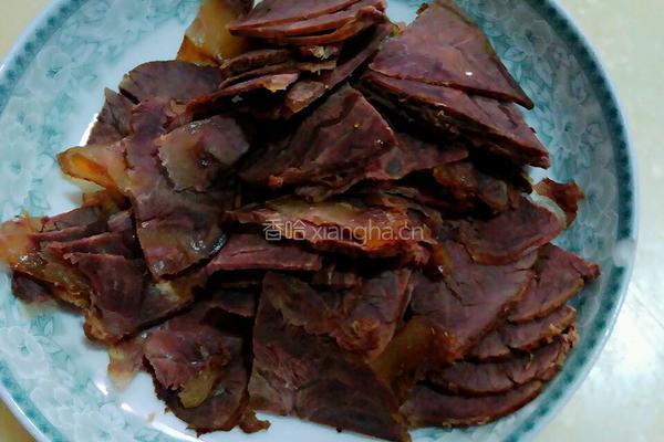 炒卤牛肉的做法图解1