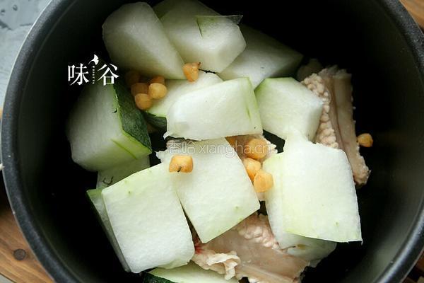 冬瓜干贝排骨汤的做法图解3