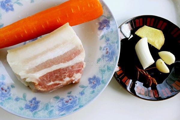 红烧肉炖萝卜的做法图解1