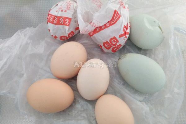 三彩蒸蛋的做法图解1