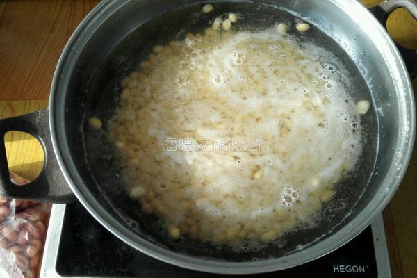 花生拌黄豆的做法图解3