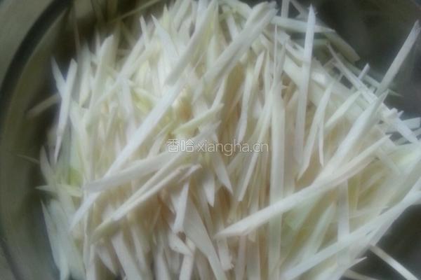 茭白炒肉丝的做法图解2