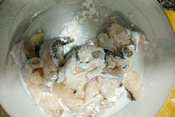 酸甜鲈鱼片的做法图解4