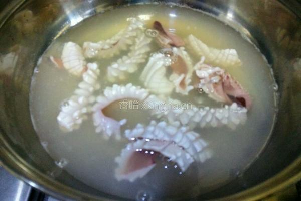 韭苔炒鱿鱼的做法图解4