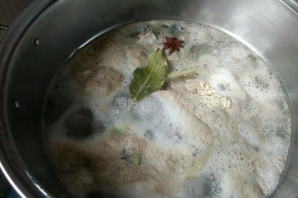 芋头焖排骨的做法图解2